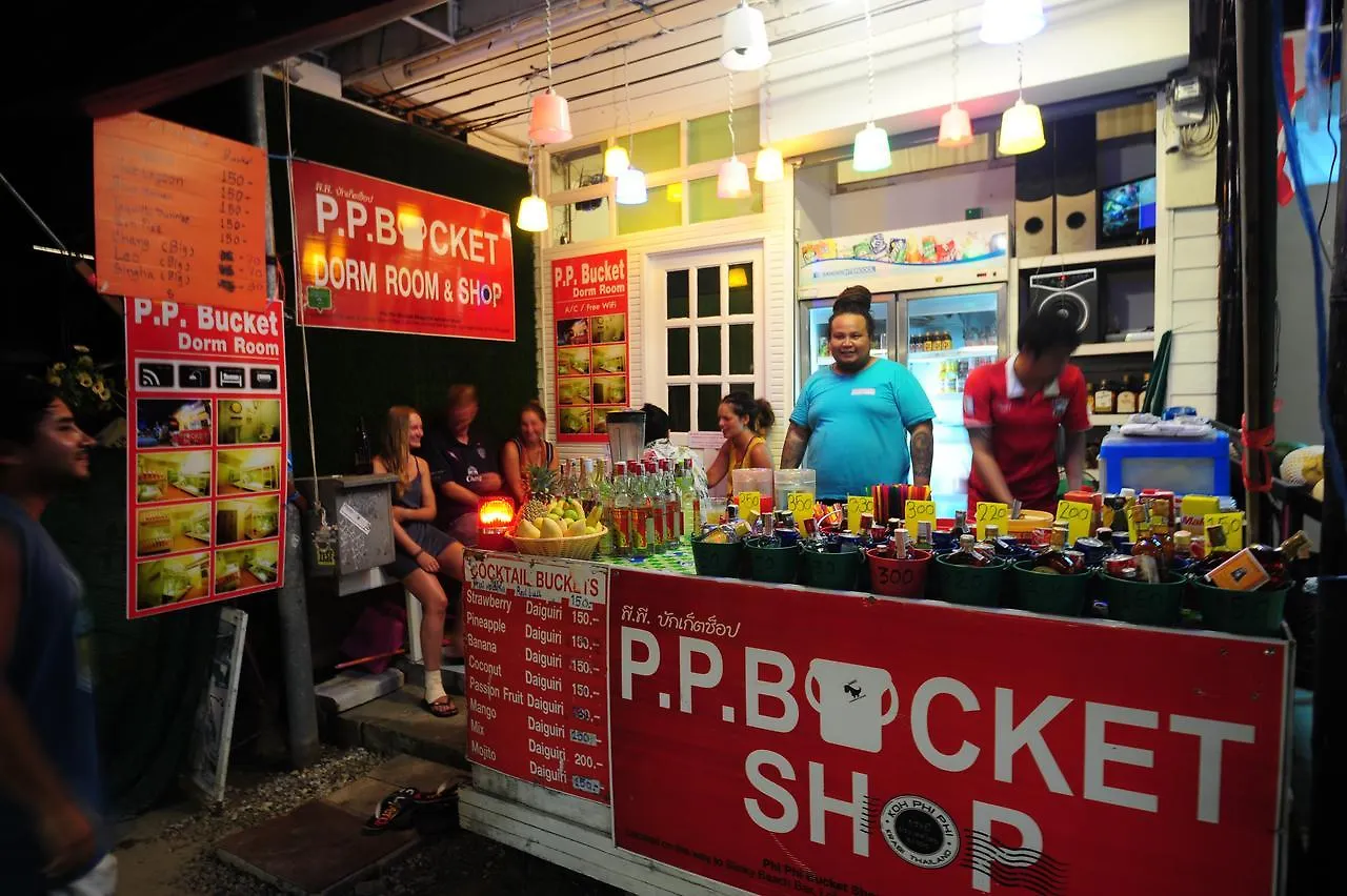 Phi Phi Bucket Hostel 0*, Phi Phi Don