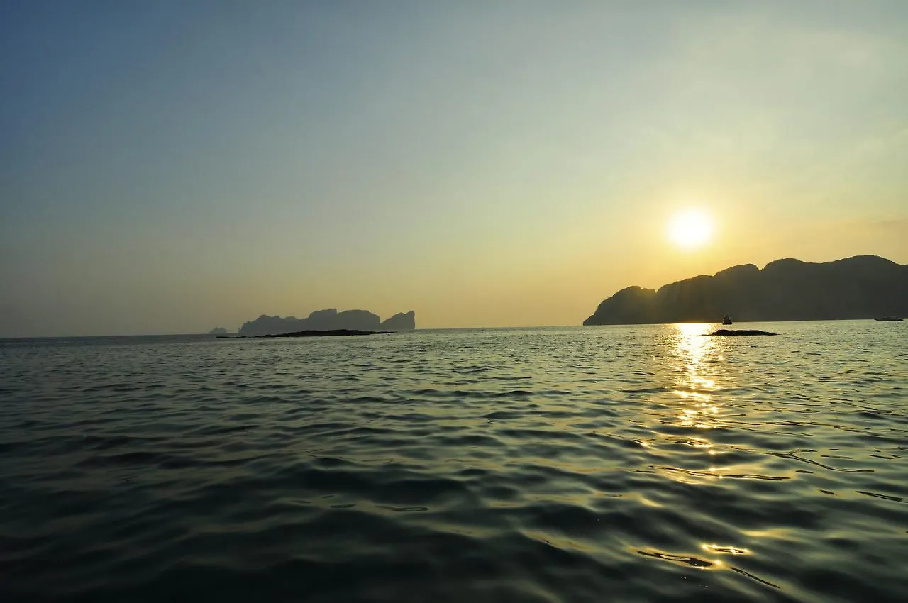Phi Phi Bucket Hostel
